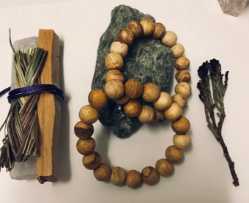 Palo Santo Wood Beaded Bracelet Burserea graveolens - from Peru 
