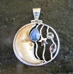  Striking Sterling Silver Carved Moon Star Pendant 
