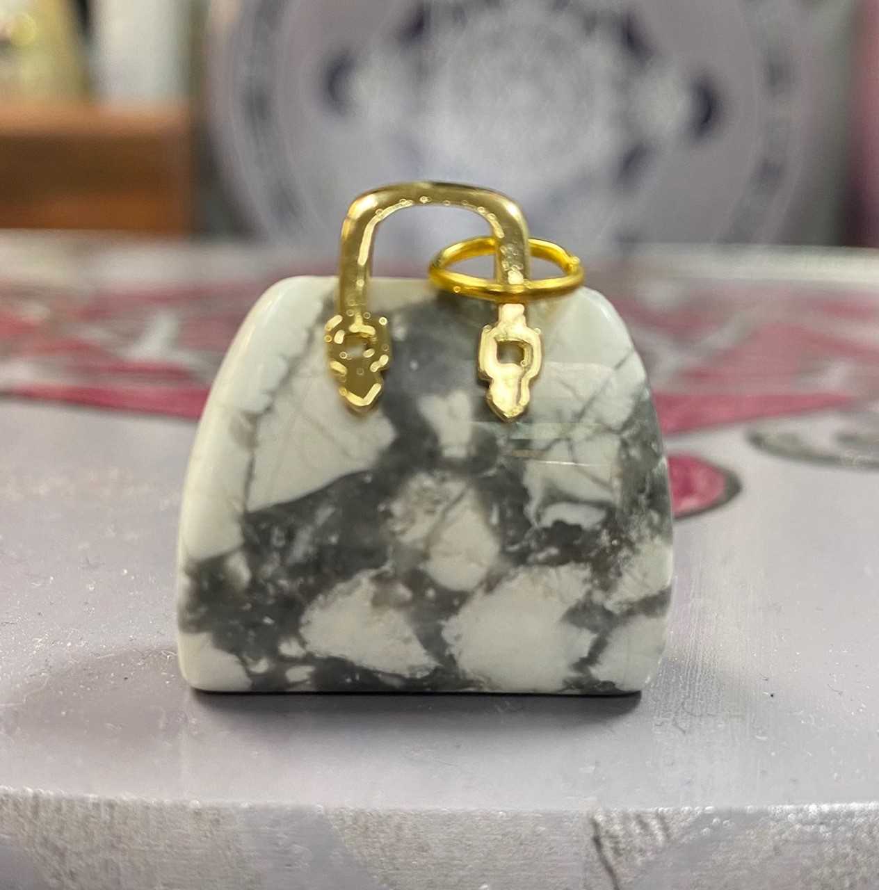 Howlite
